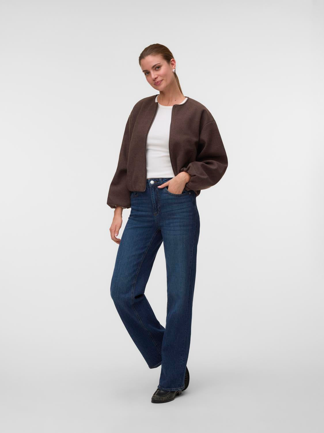 model_shot-front