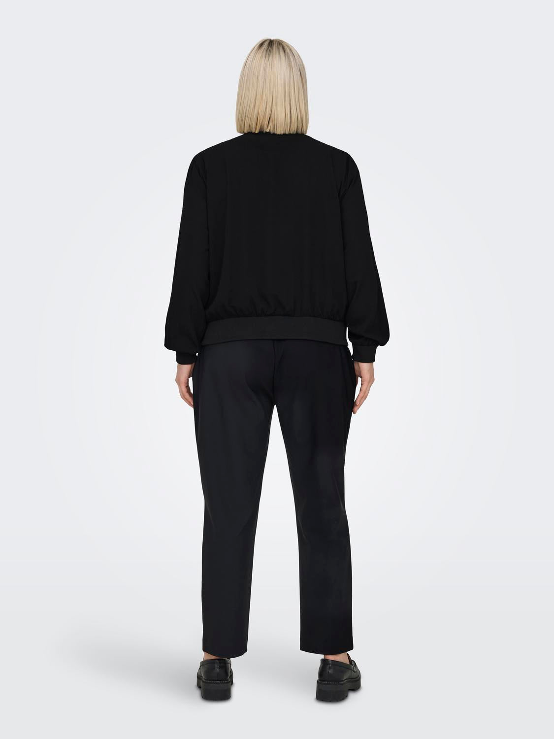 model_shot-back