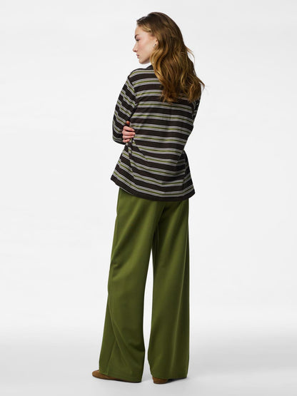 model_shot-back
