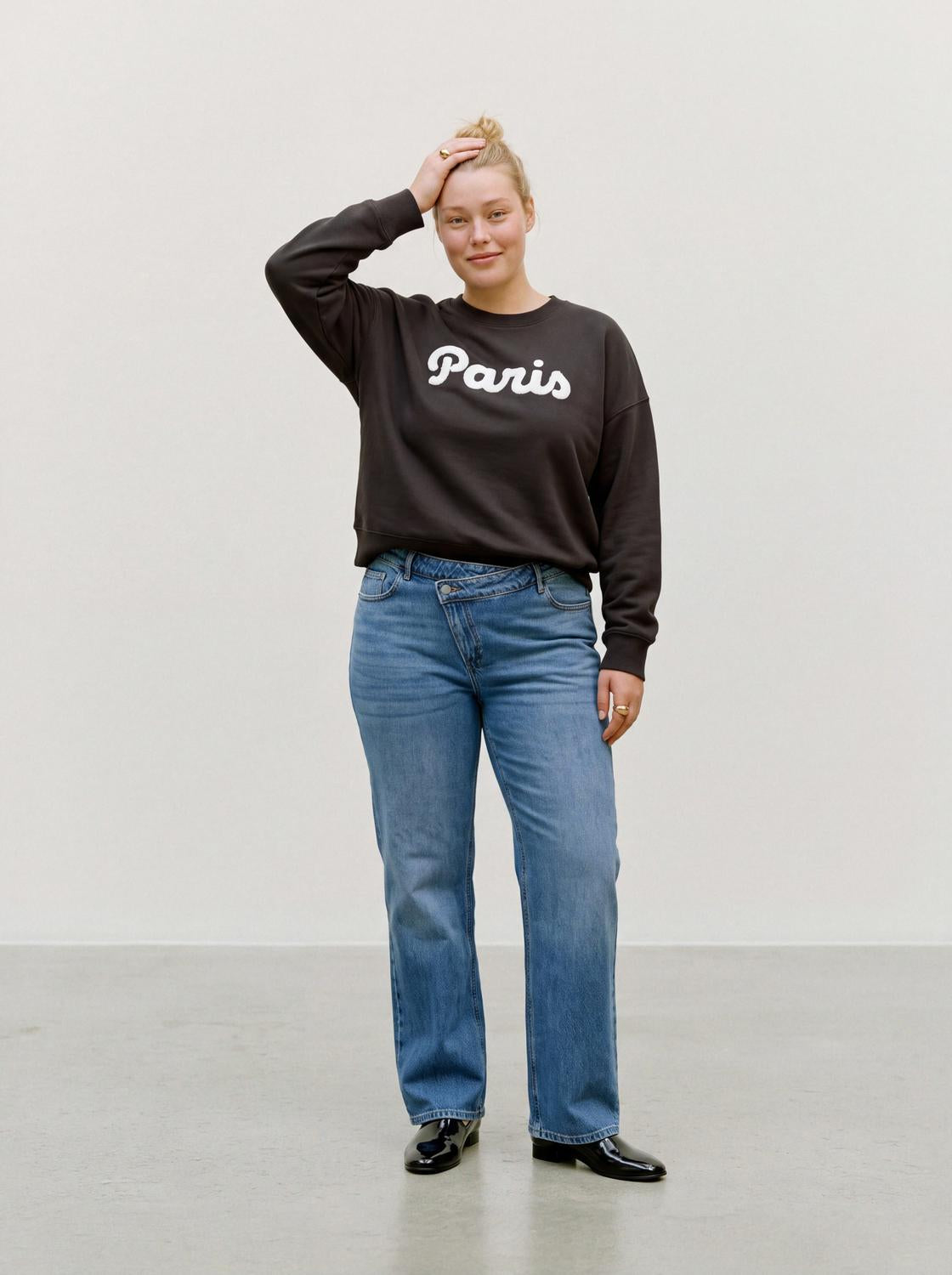 model_shot-front