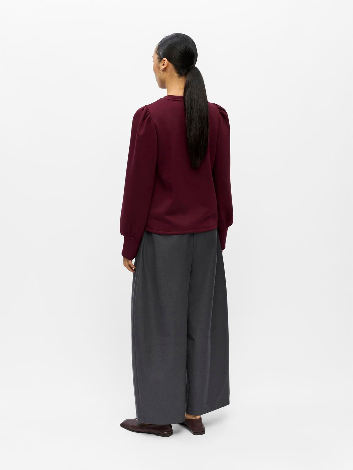model_shot-back