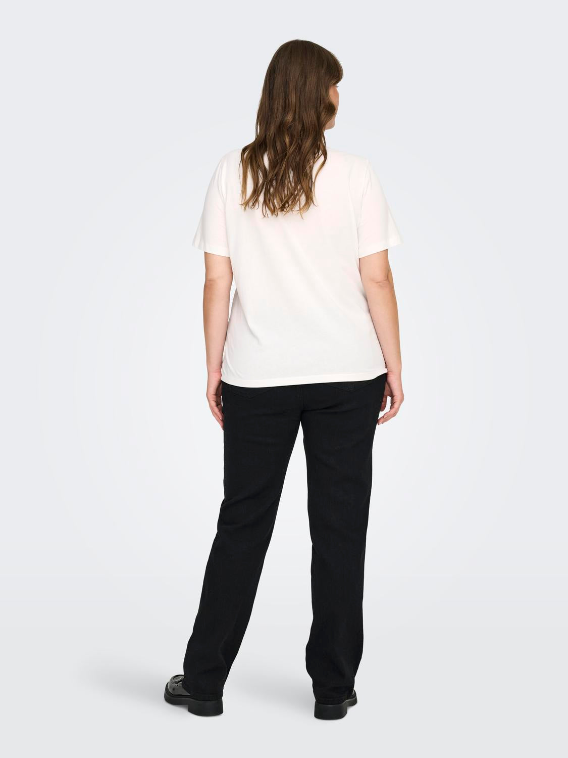 model_shot-back