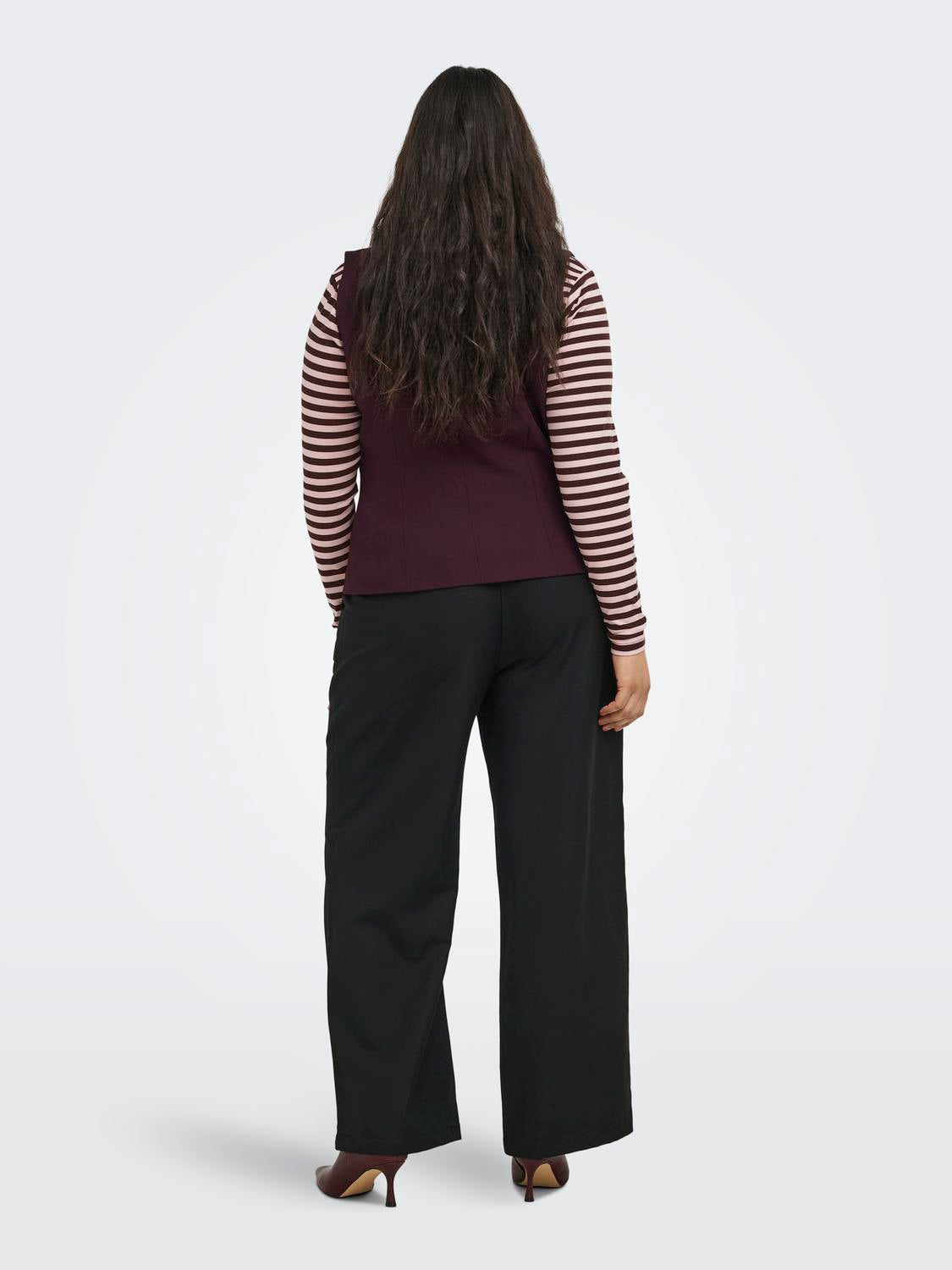 model_shot-back