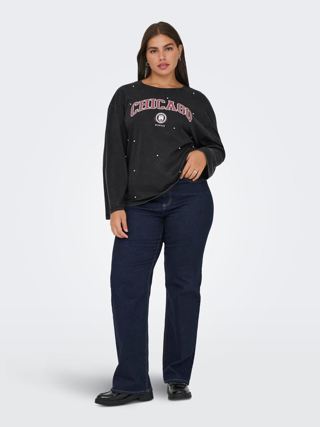 model_shot-front_full