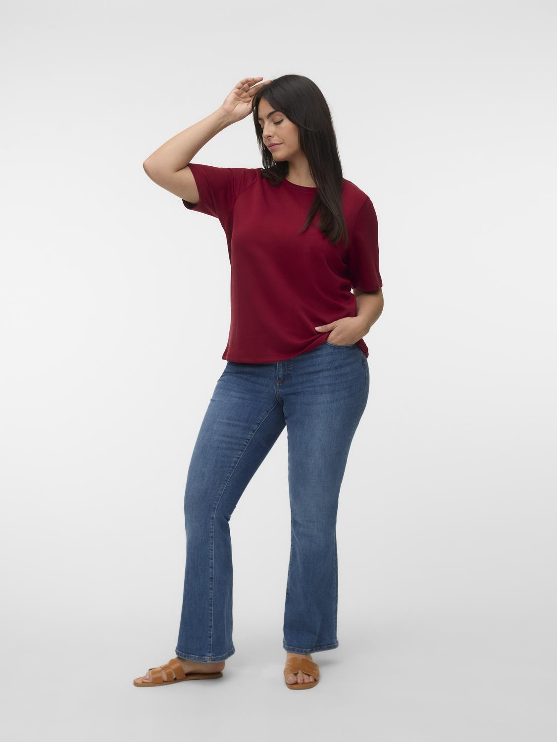 model_shot-front