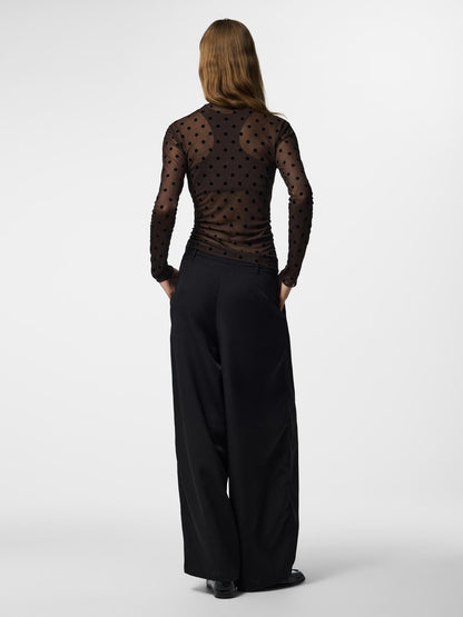 model_shot-back