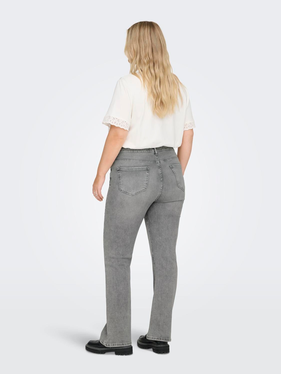 model_shot-back