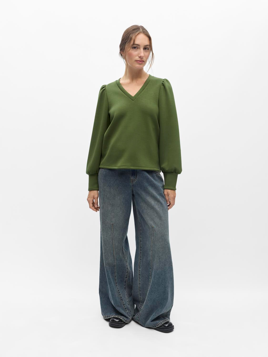model_shot-front_full