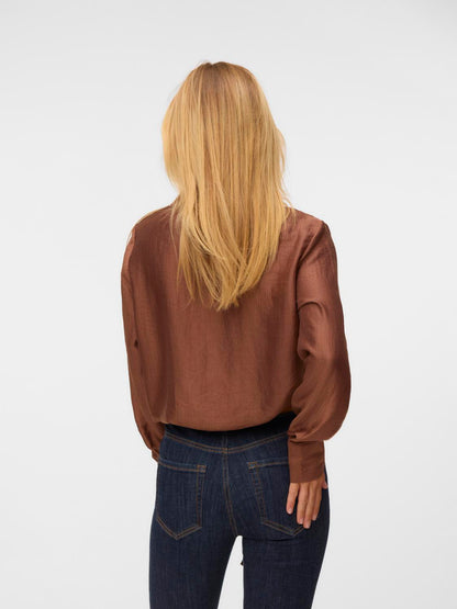 model_shot-back
