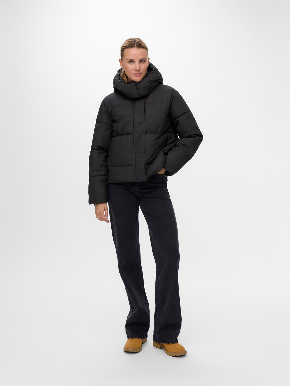 model_shot-front