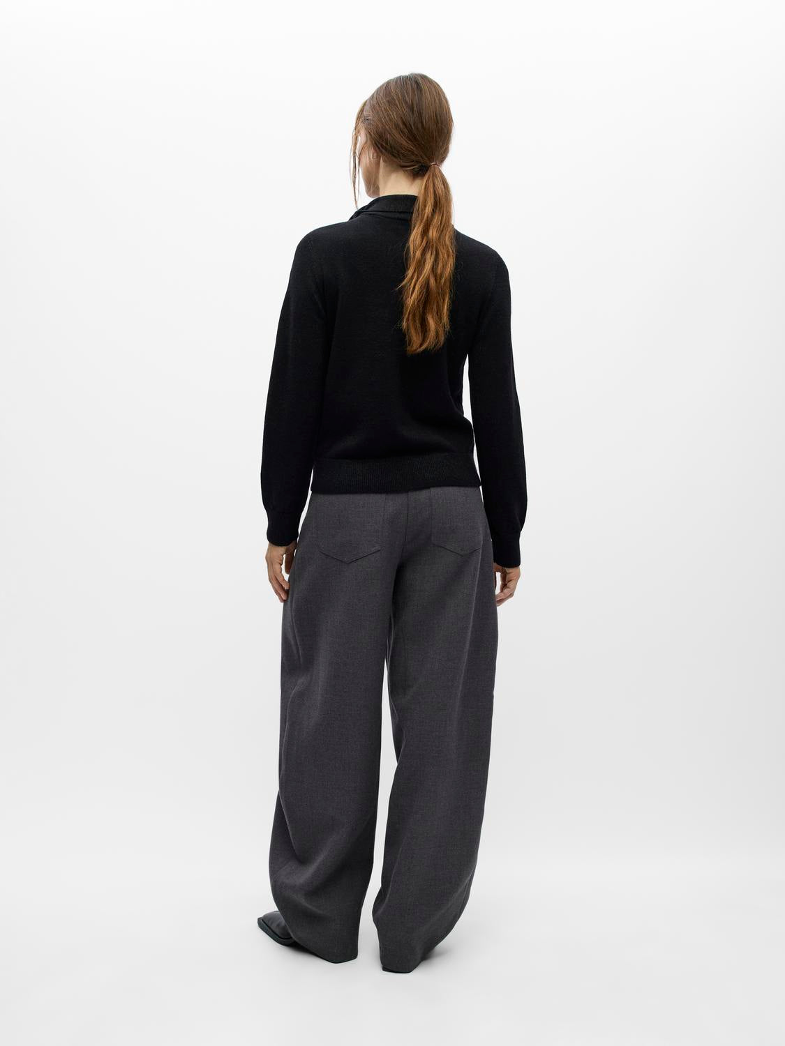 model_shot-back