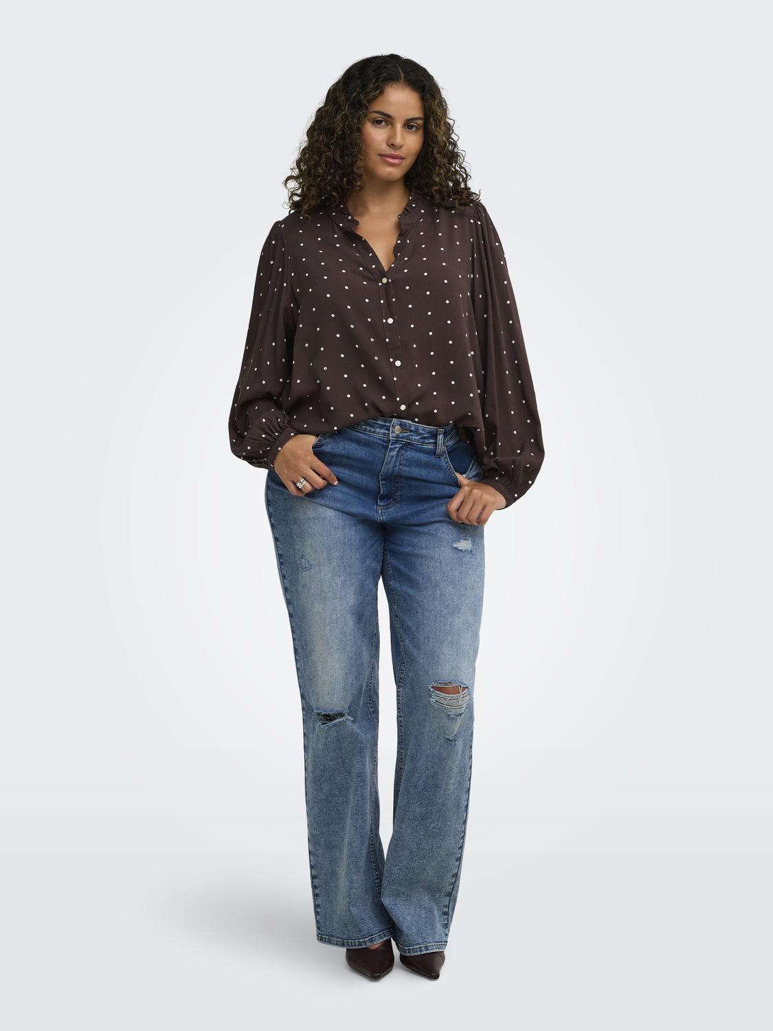 model_shot-front_full