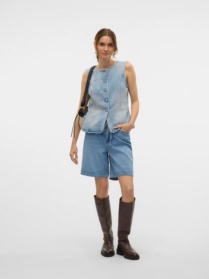 model_shot-front_full