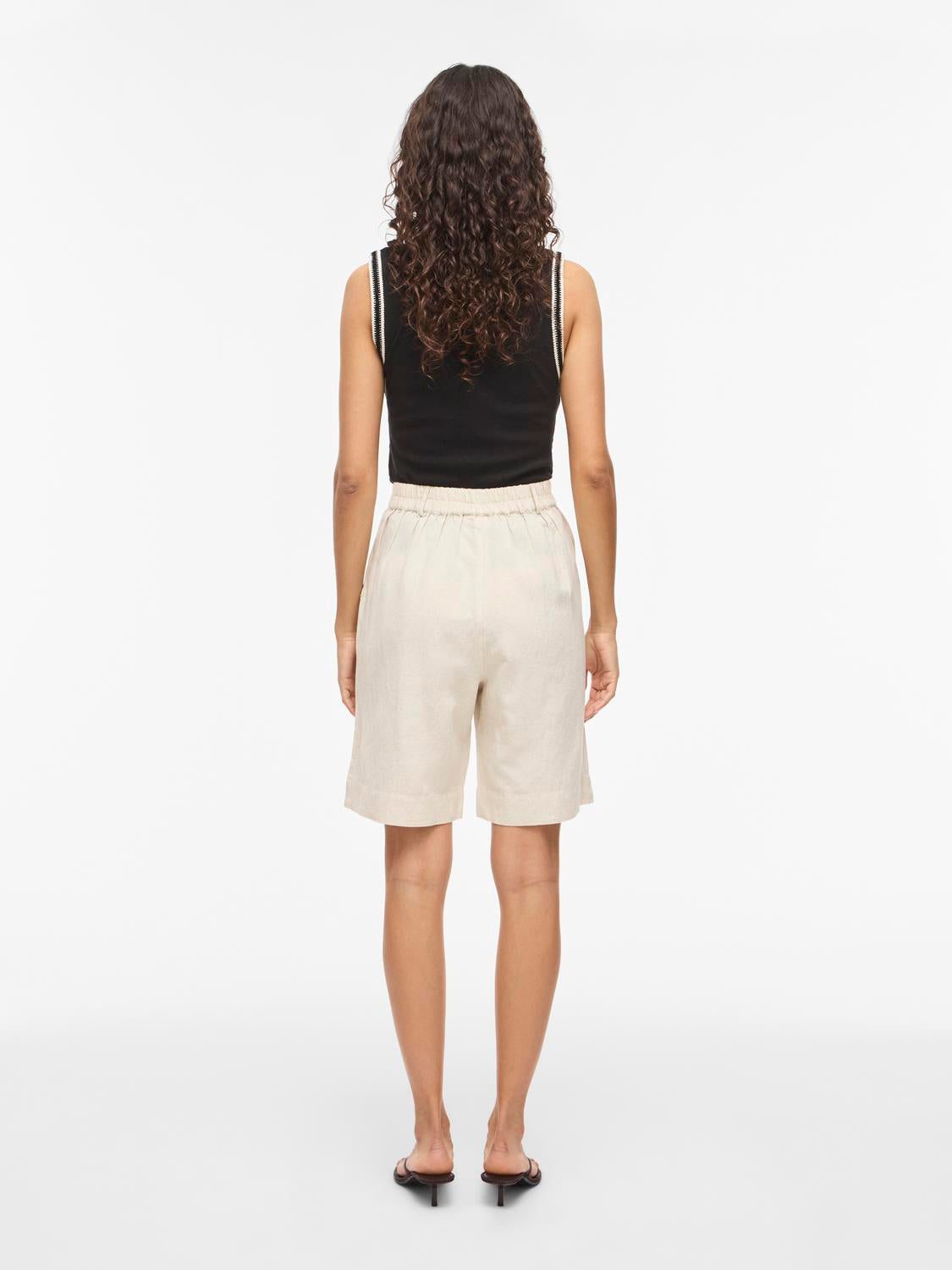 model_shot-back
