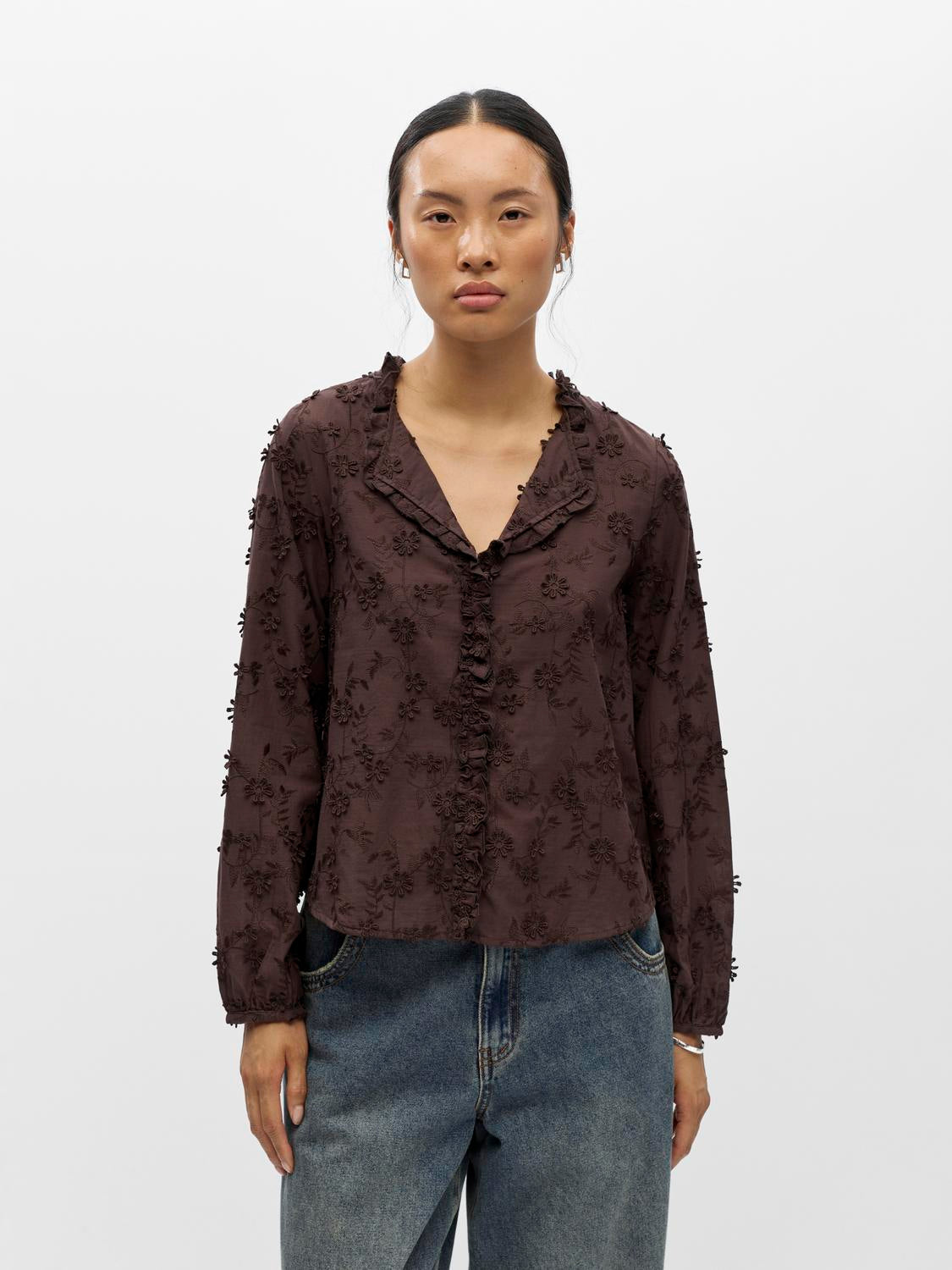 model_shot-front
