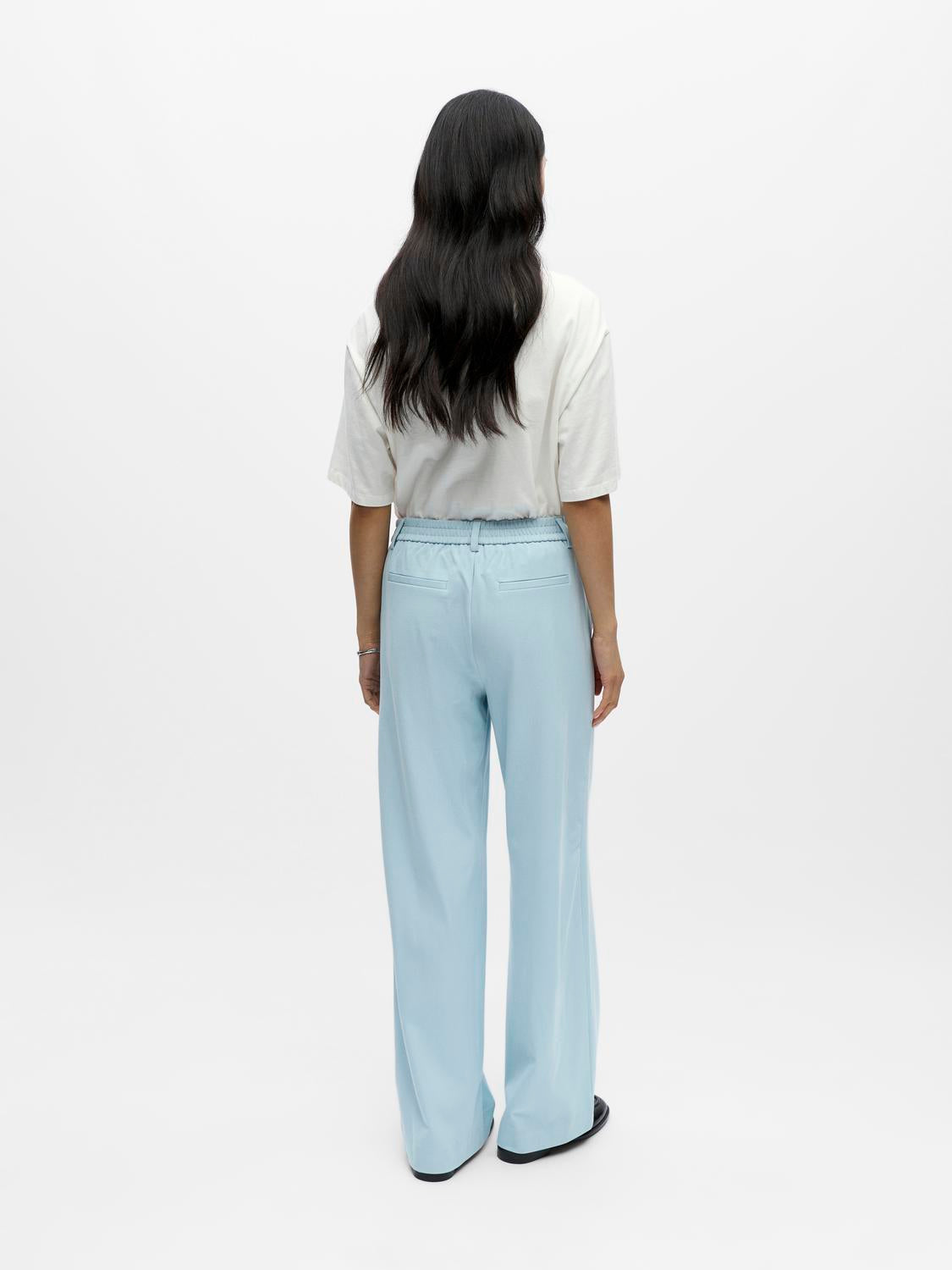 model_shot-back