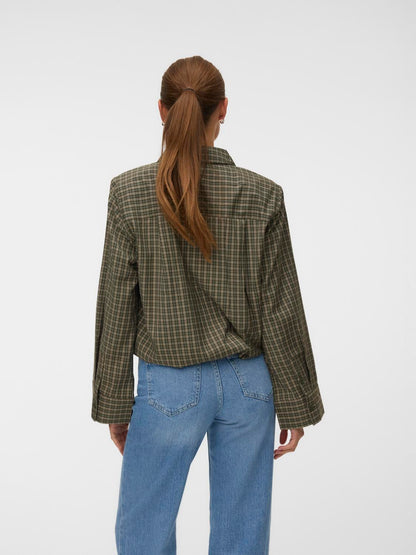 model_shot-back