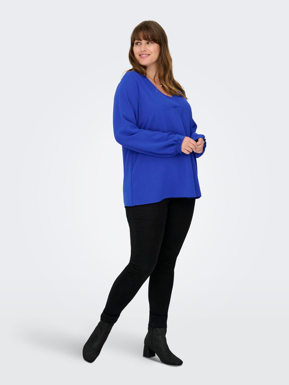 model_shot-front_full