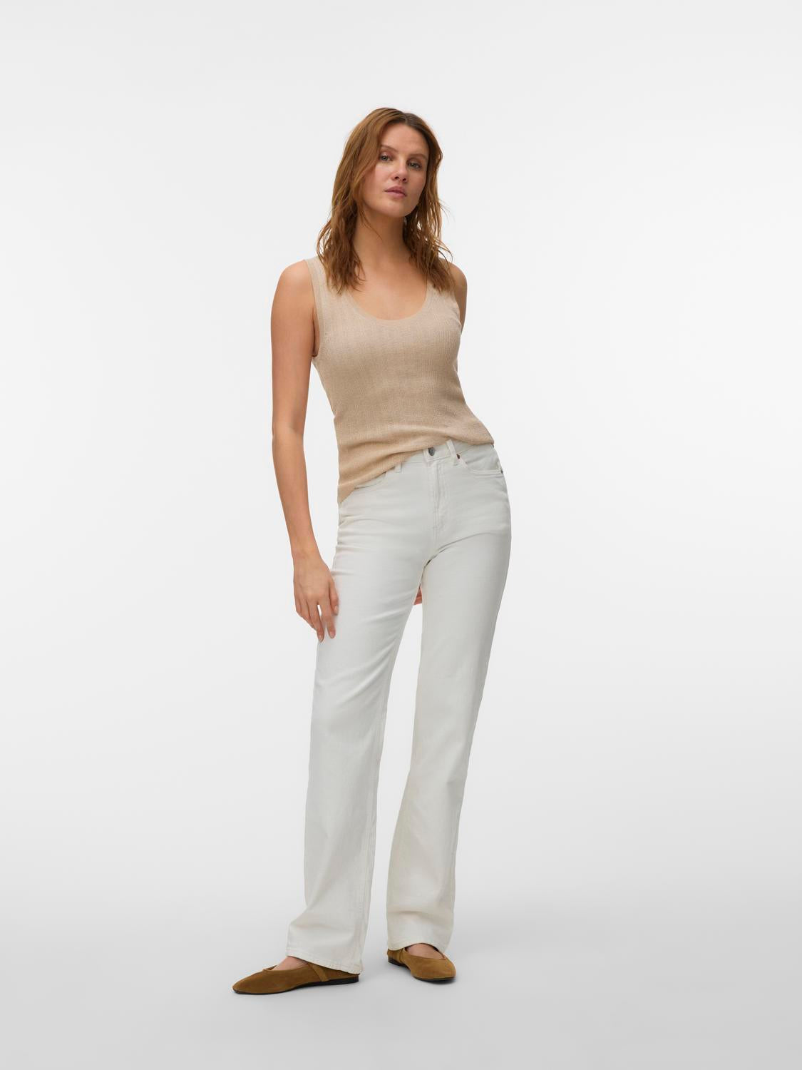 model_shot-front