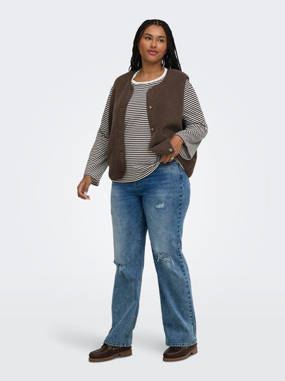model_shot-front_full