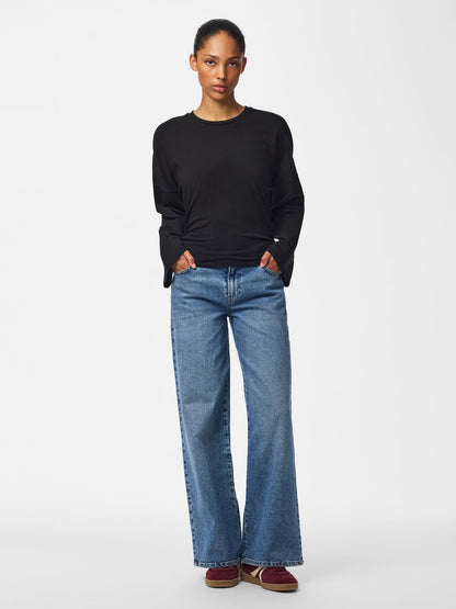 model_shot-front_full