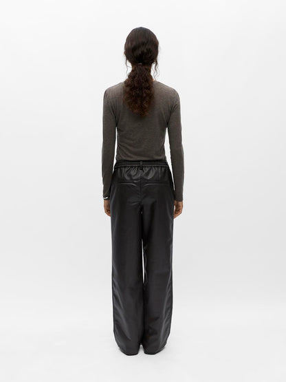 model_shot-back