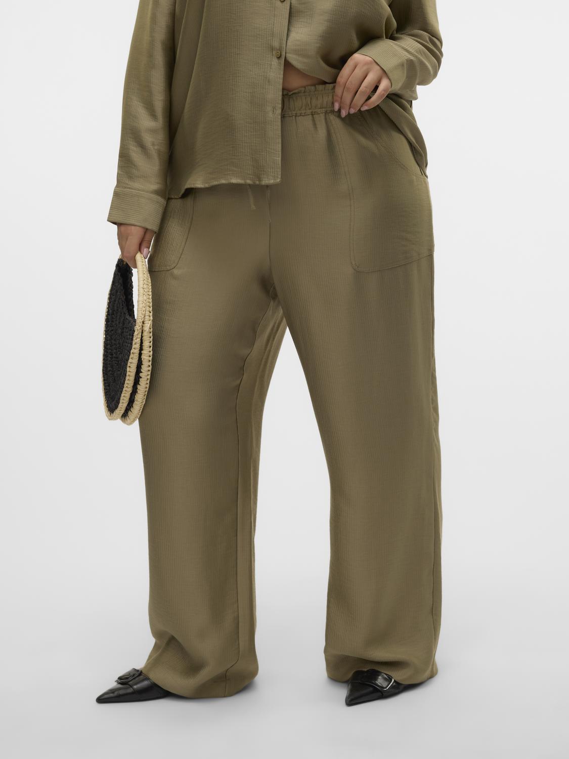 model_shot-front