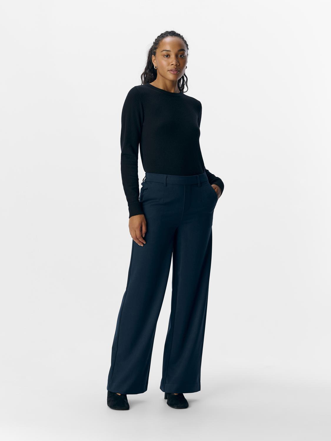 model_shot-front_full