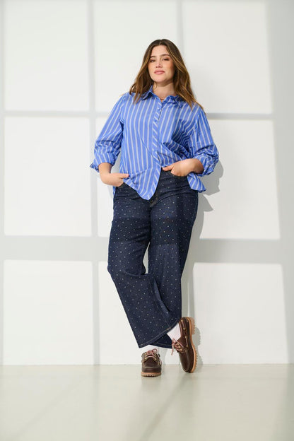 model_shot-front_full