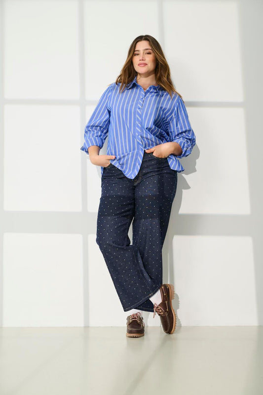 model_shot-front_full