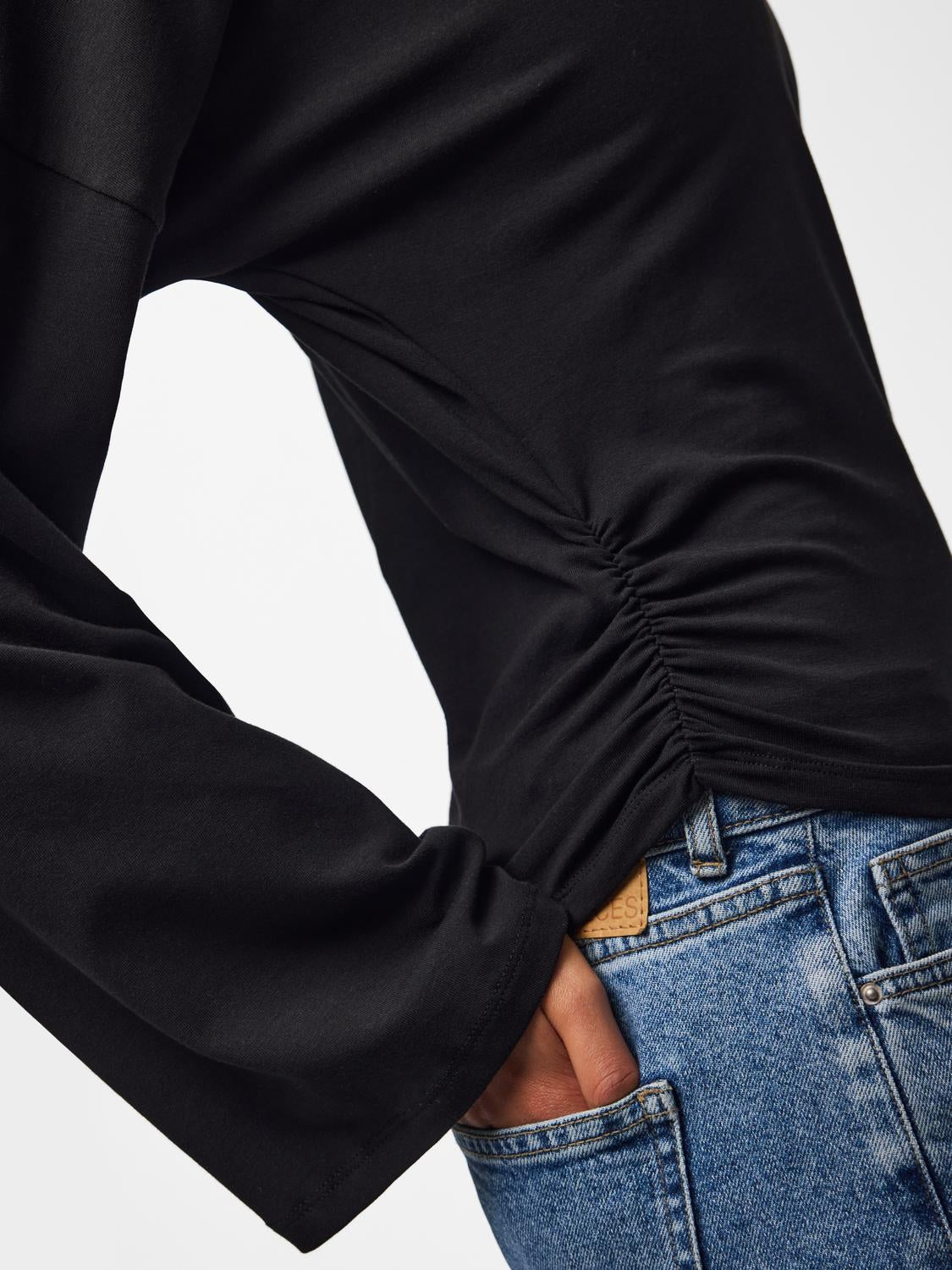 model_shot-detail