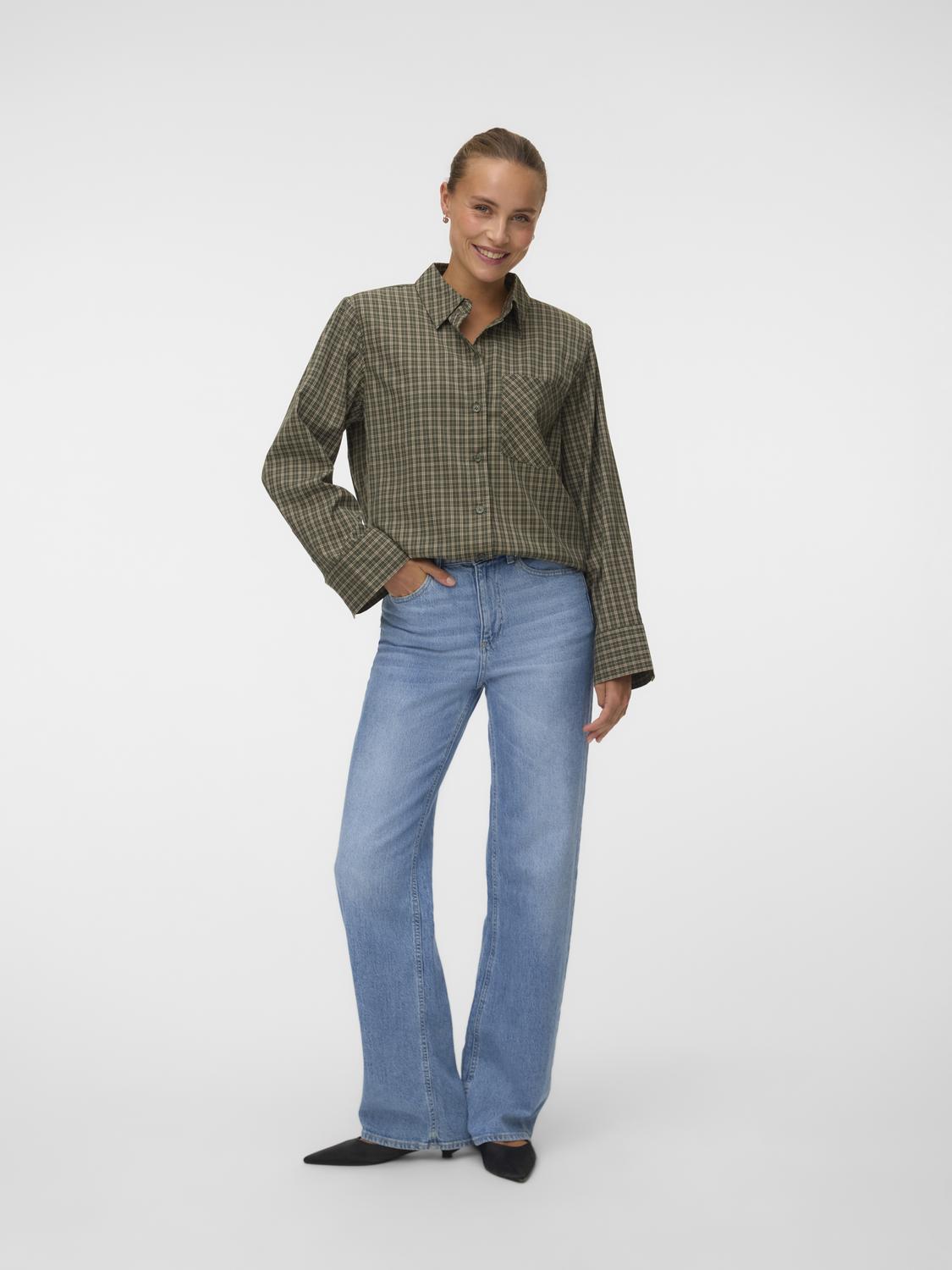model_shot-front