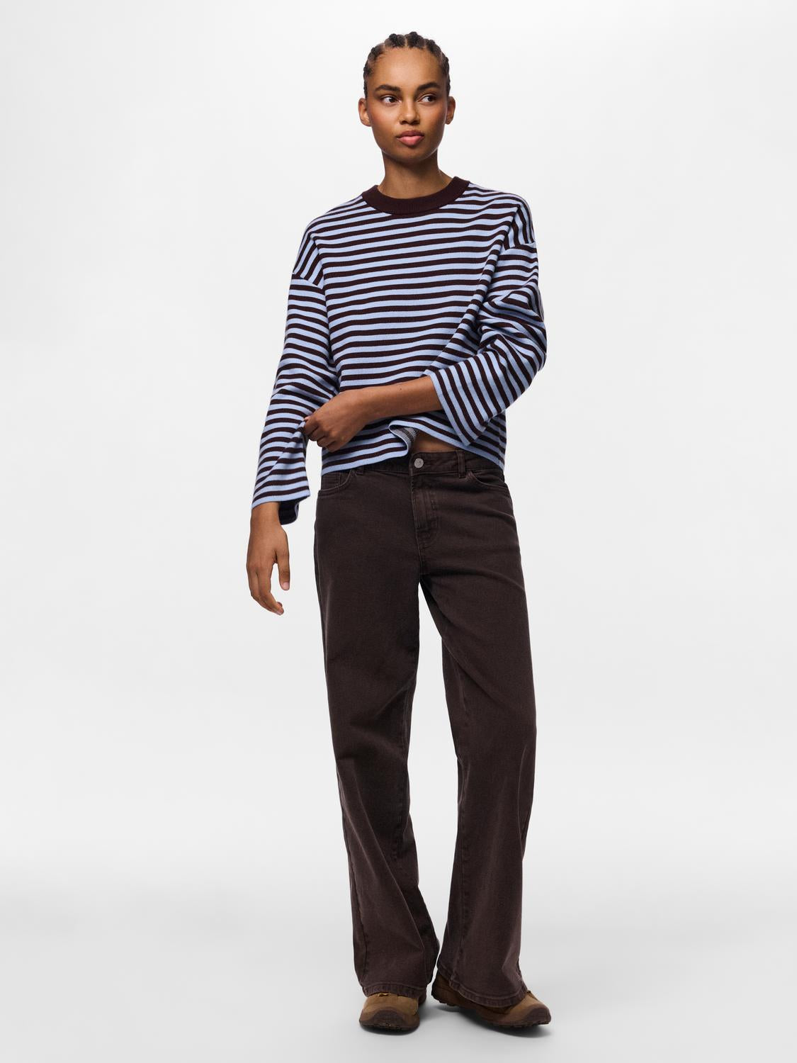 model_shot-front