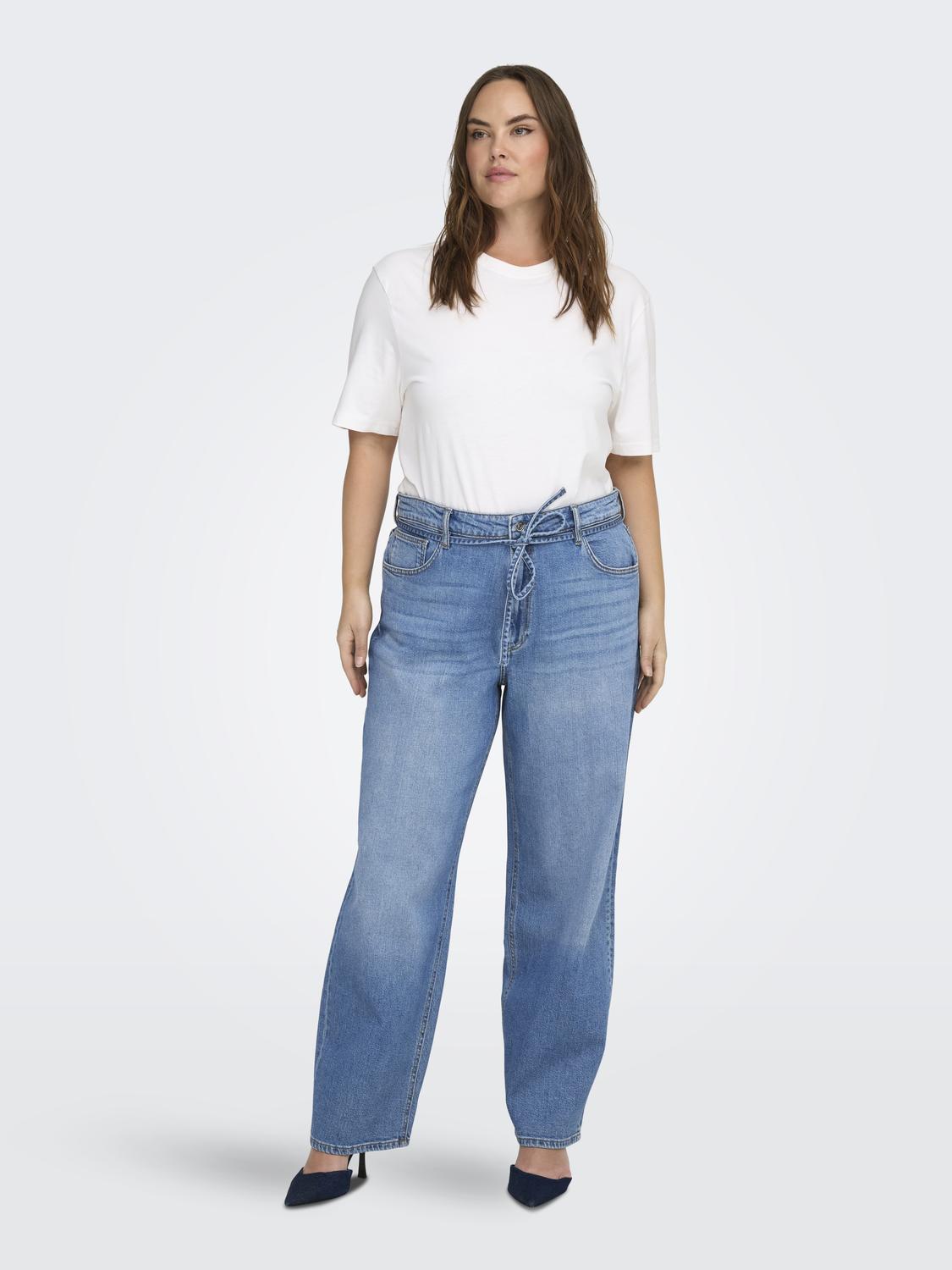 model_shot-front_full