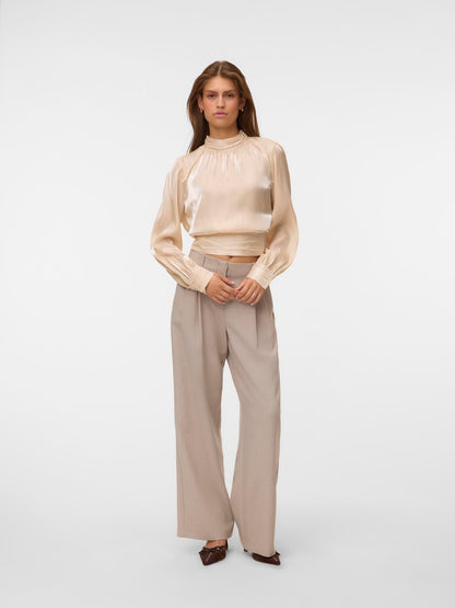 model_shot-front
