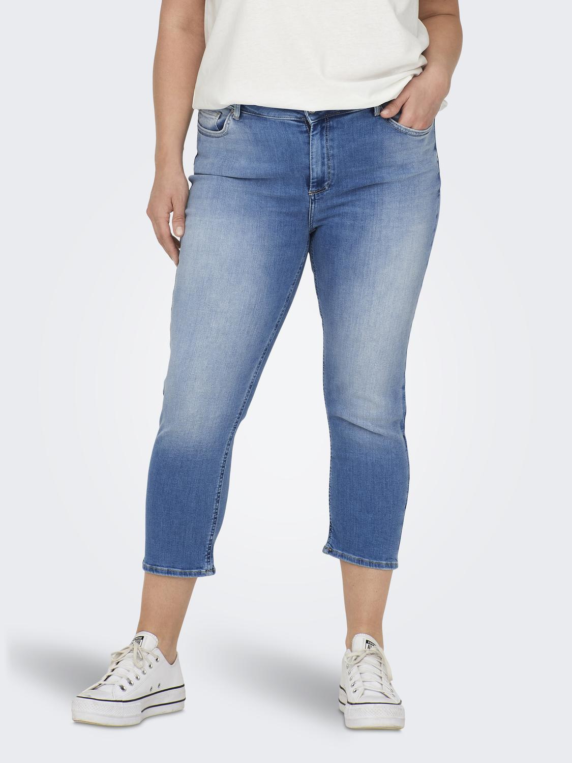 model_shot-front