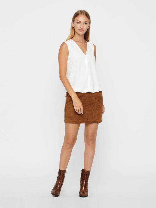 model_shot-front_full