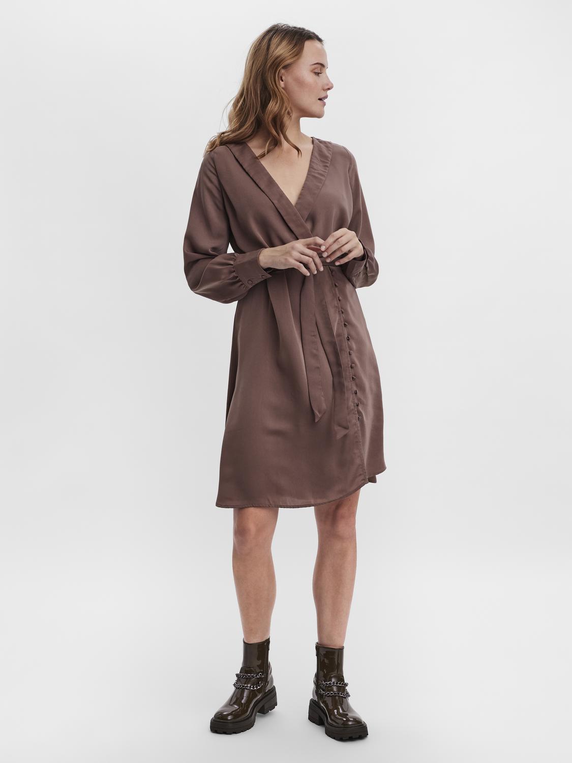 model_shot-front_full