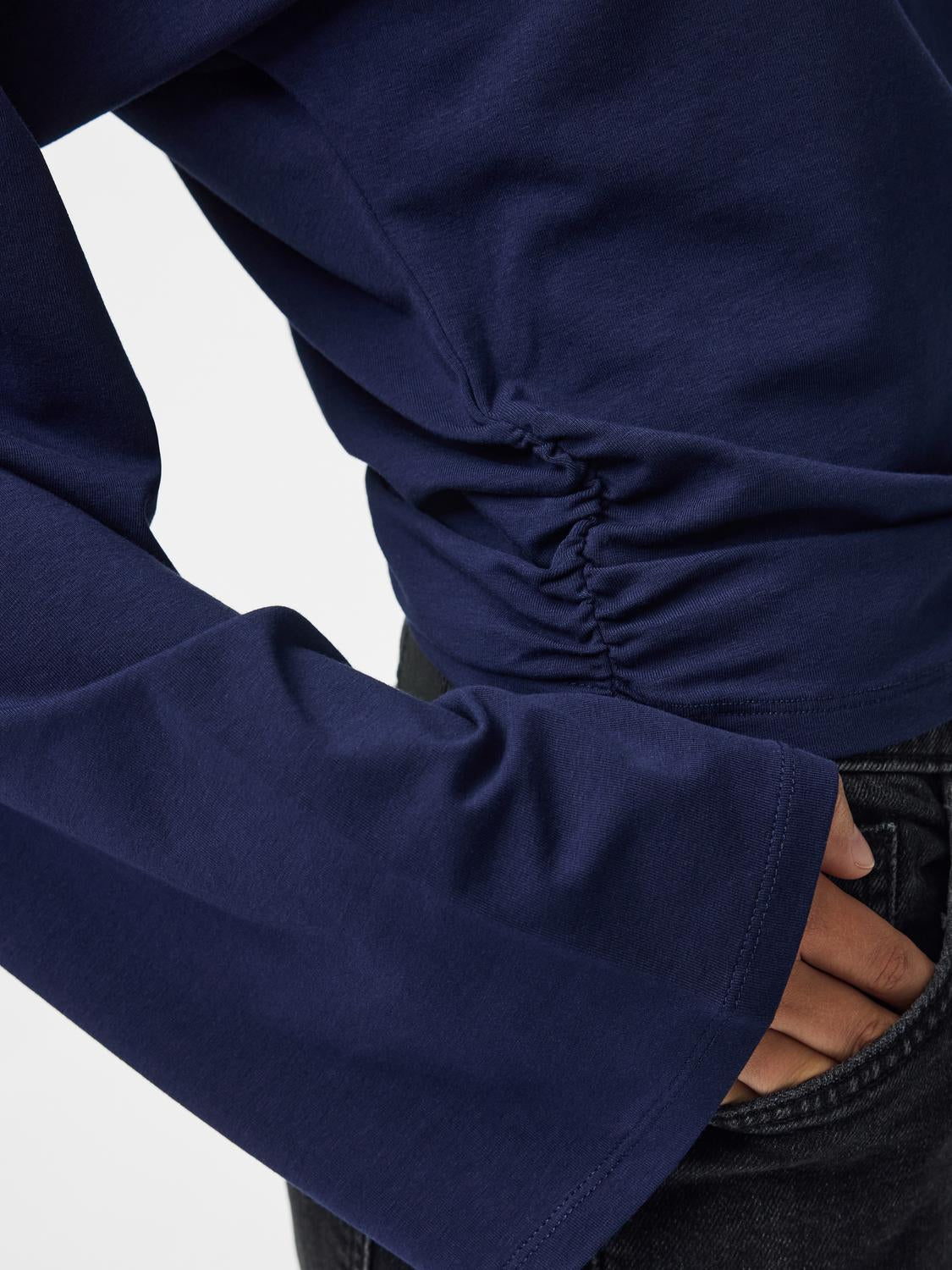 model_shot-detail