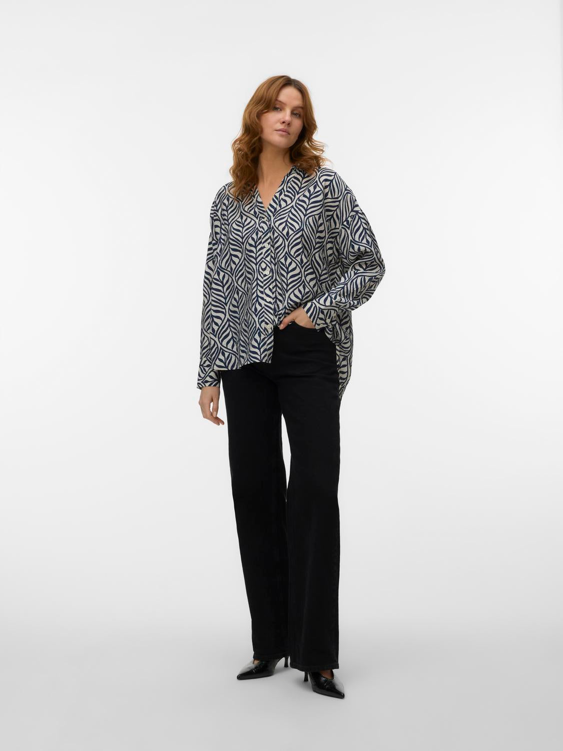 model_shot-front