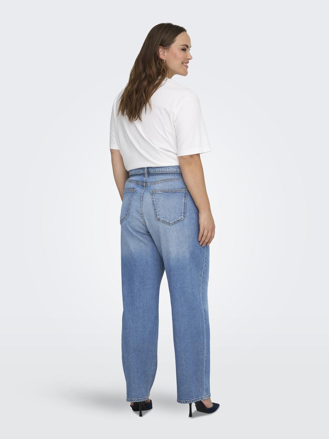 model_shot-back