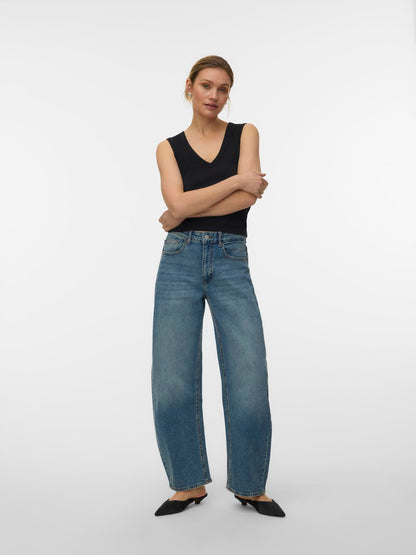 model_shot-front