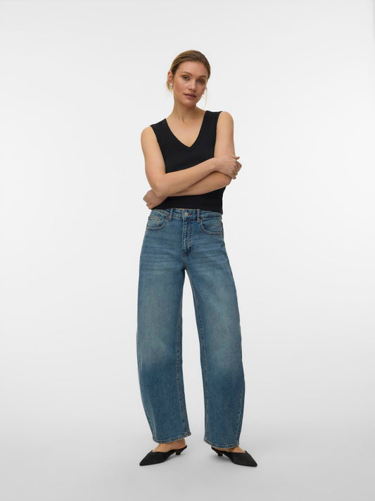 model_shot-front