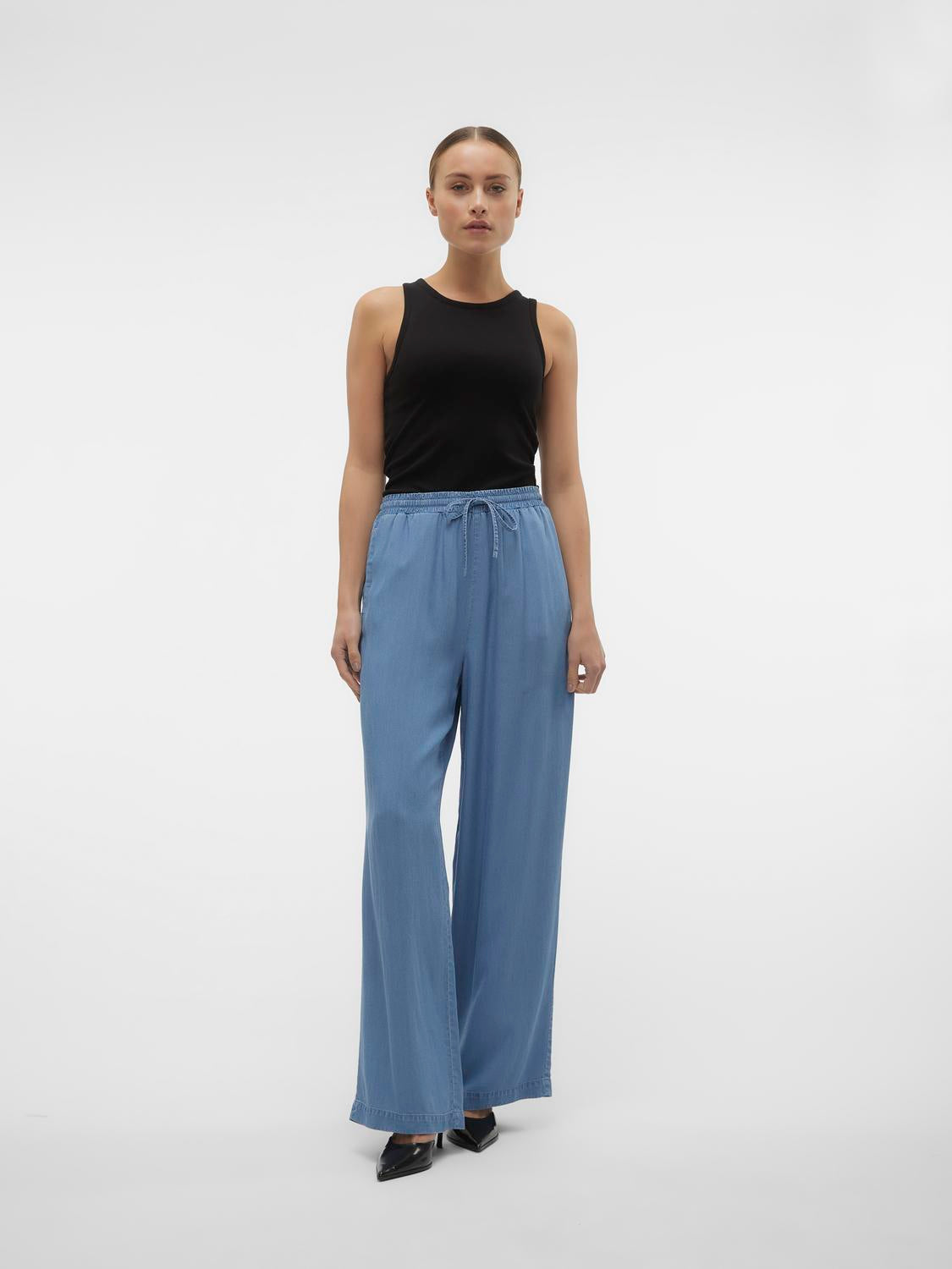 model_shot-front_full