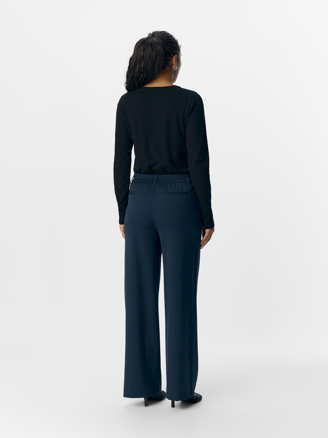 model_shot-back