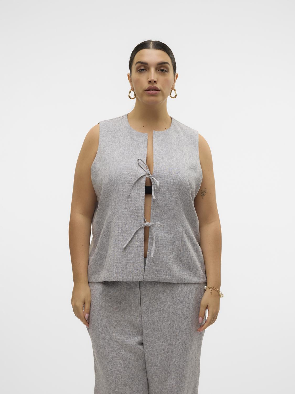model_shot-front