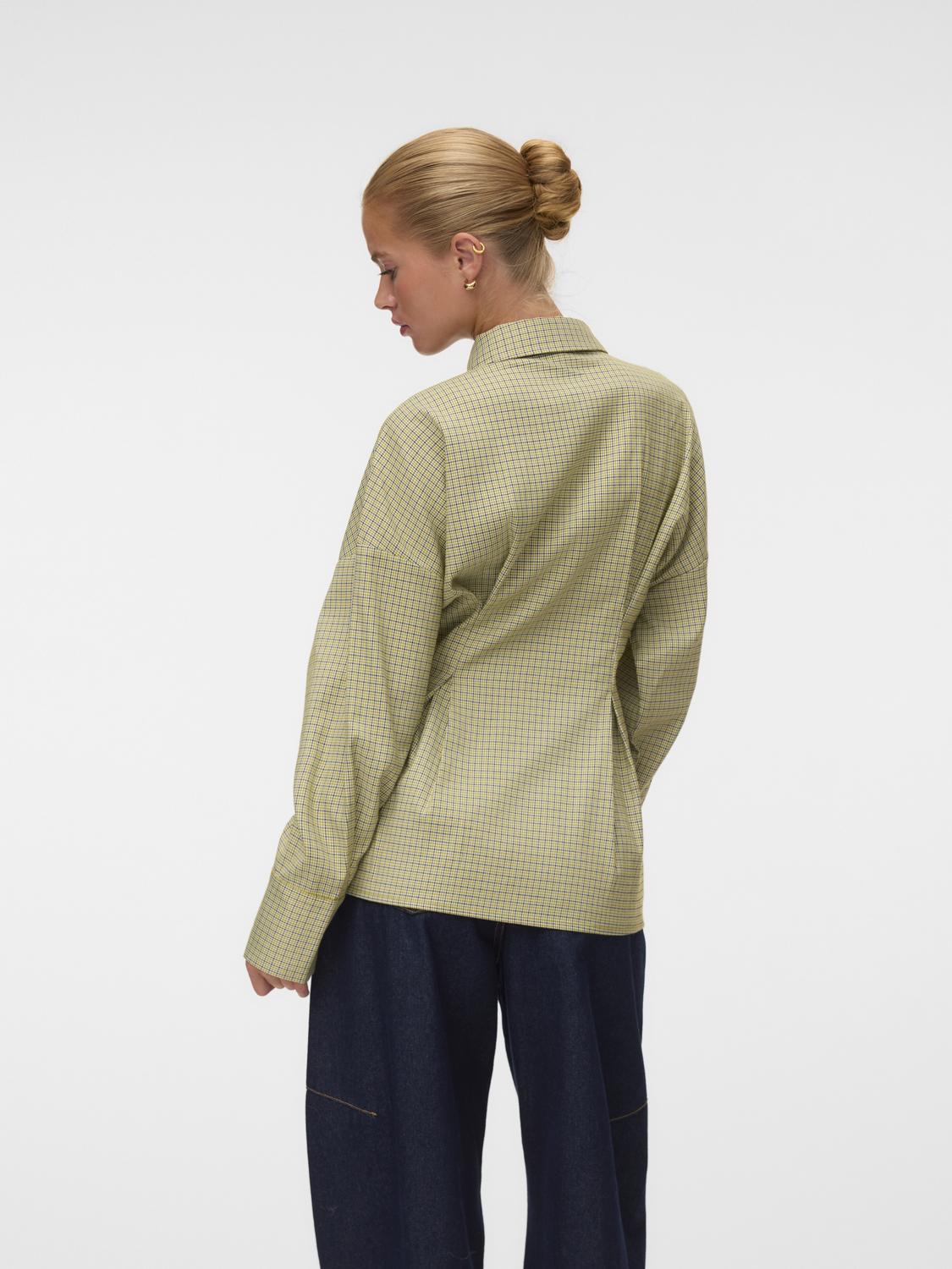 model_shot-back