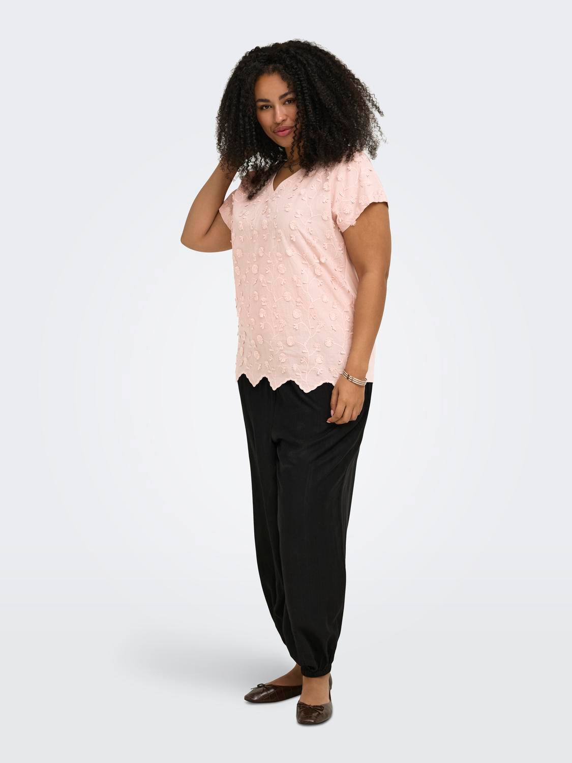 model_shot-front_full