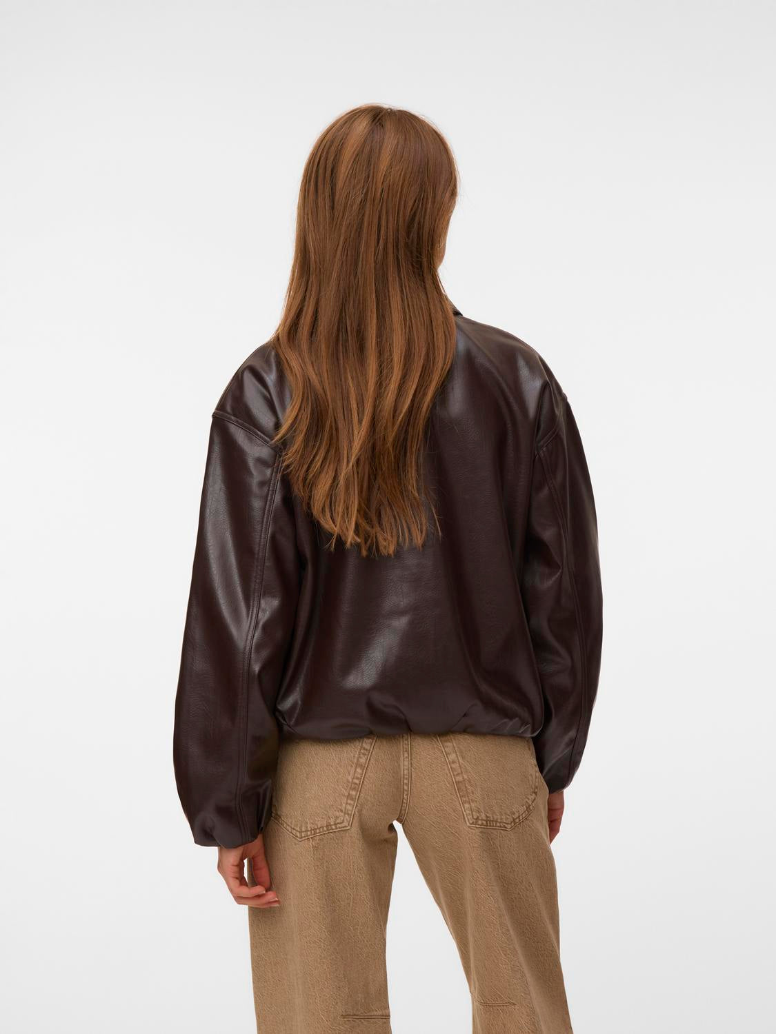 model_shot-back