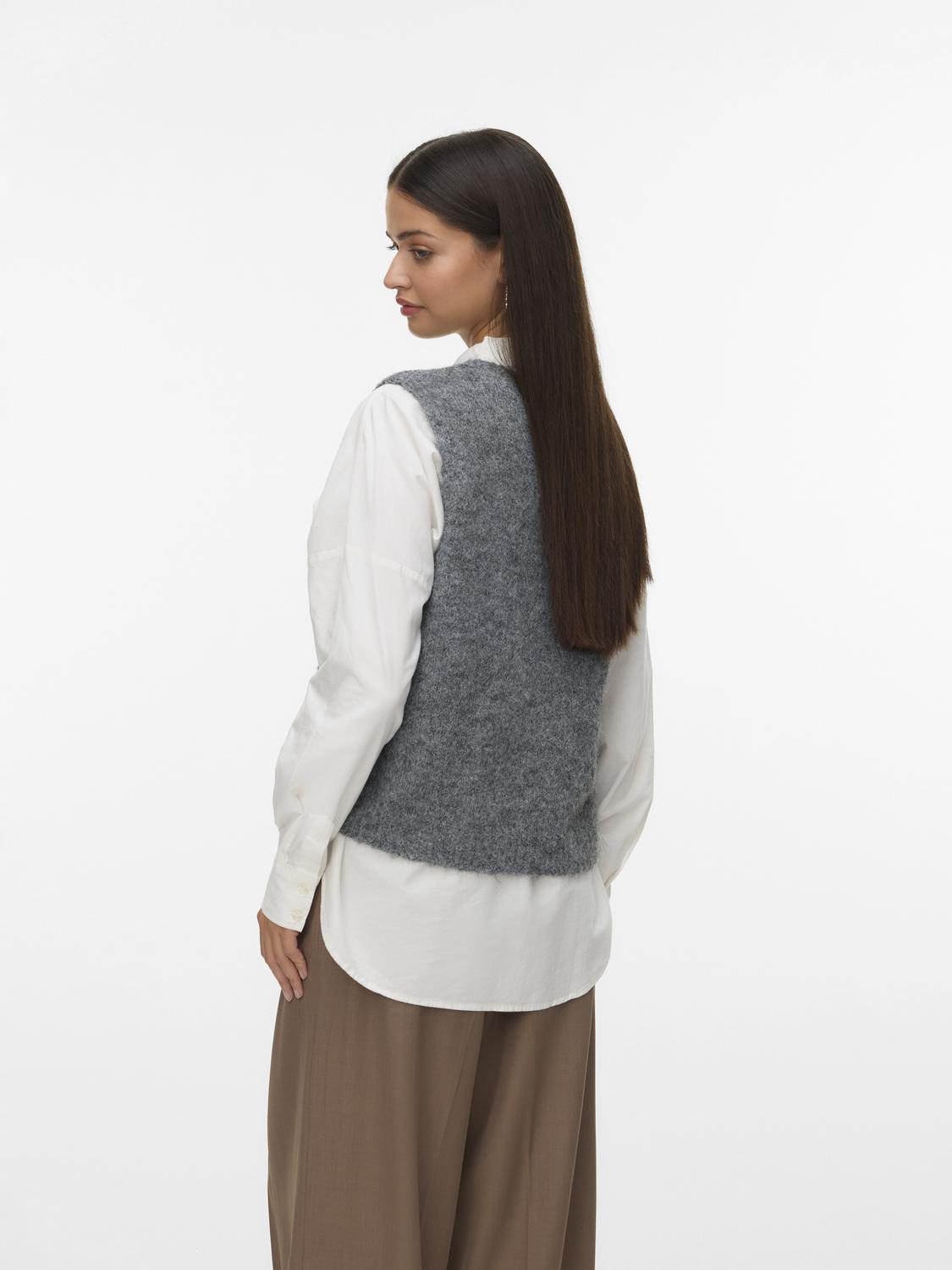 model_shot-back